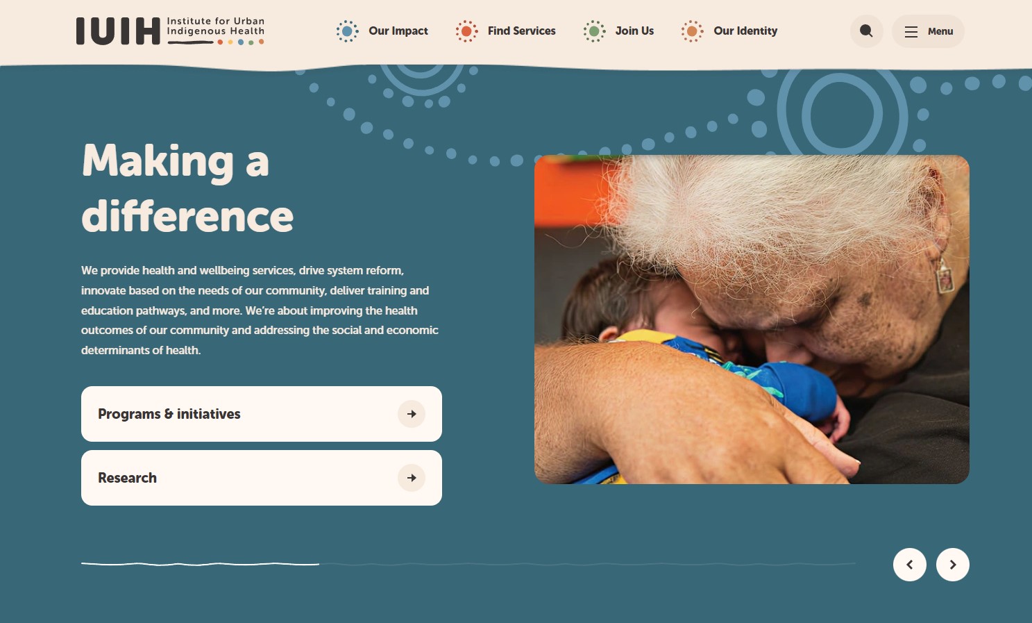 Ảnh chụp màn hình website IUIH